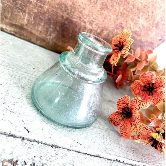 Vintage Blue Green Glass Ink Bottle Inkwell - Picture 7 of 7